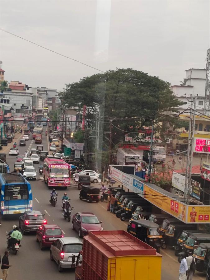 Malabar Residency Hotel Perintalmanna Ngoại thất bức ảnh